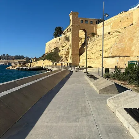 Traditional Maltese Sea View * Kalkara