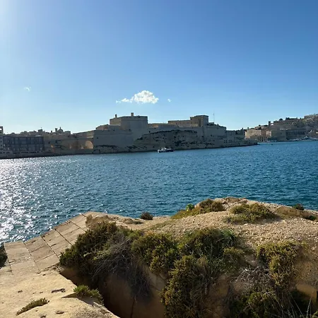 Lägenhet Traditional Maltese Sea View