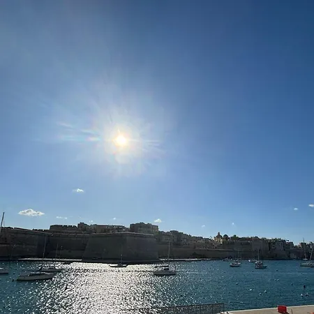 Traditional Maltese Sea View Apartament *