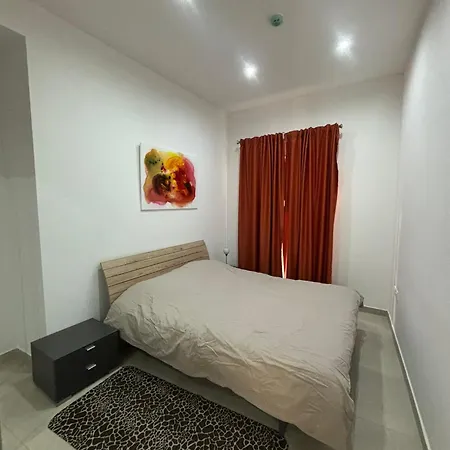 Traditional Maltese Sea View Apartament *