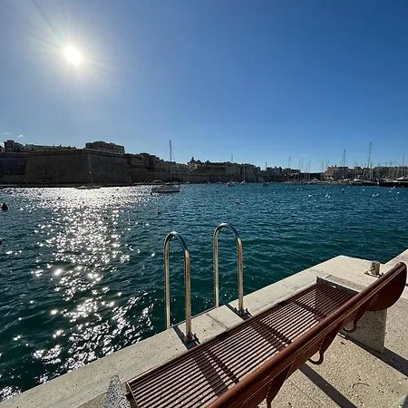 Traditional Maltese Sea View * Kalkara