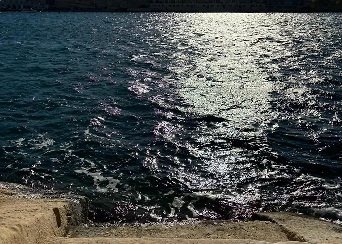 Traditional Maltese Sea View Appartement